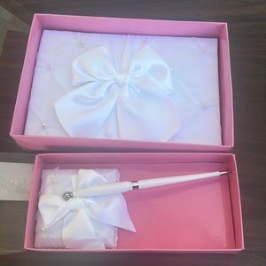 NEW. White Guest Pen and Guess Book
